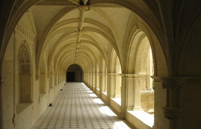 丰特夫劳德 l'Abbaye 与品酒 – 午餐在卢瓦尔葡萄园 €189.34