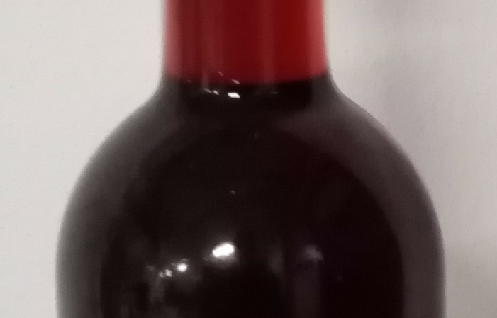 阿普安山的独特葡萄酒，大理石和大海之间 免费
