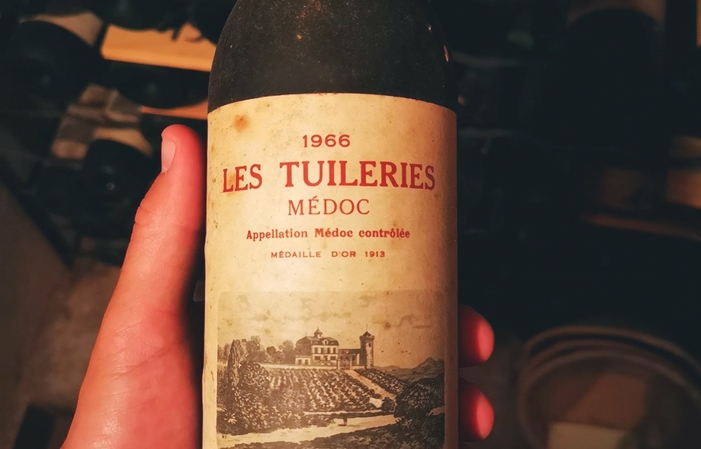 Selección de Burdeos: Château Les Tuileries Wines Gratis