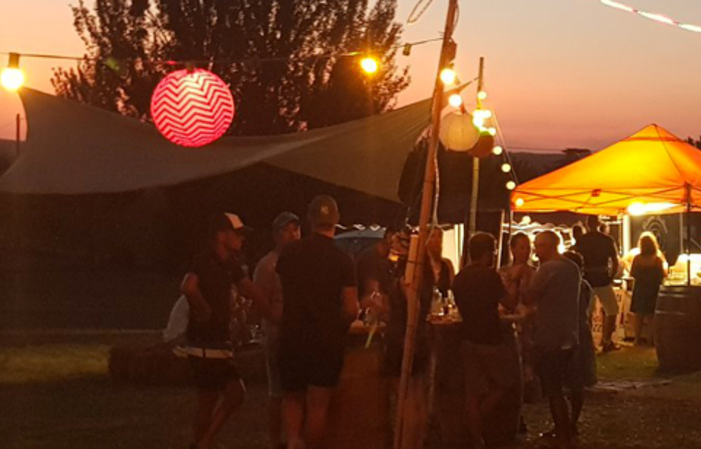 APERITIVO AL ATARDECER EN CHÂTEAU POULVÈRE 1,00 €