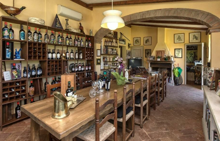 Tenuta Canto Alla Moraia: Visite de luxe du vignoble, dégustation de vins, déjeuner 45,00 €
