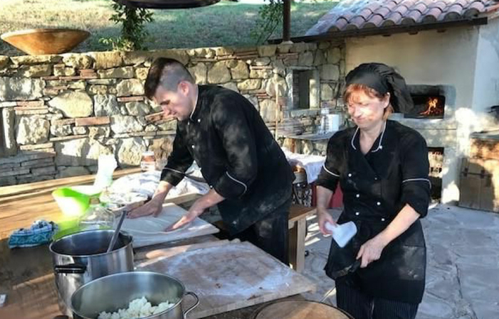 Tenuta Canto Alla Moraia: Visite de luxe du vignoble, dégustation de vins, déjeuner 45,00 €