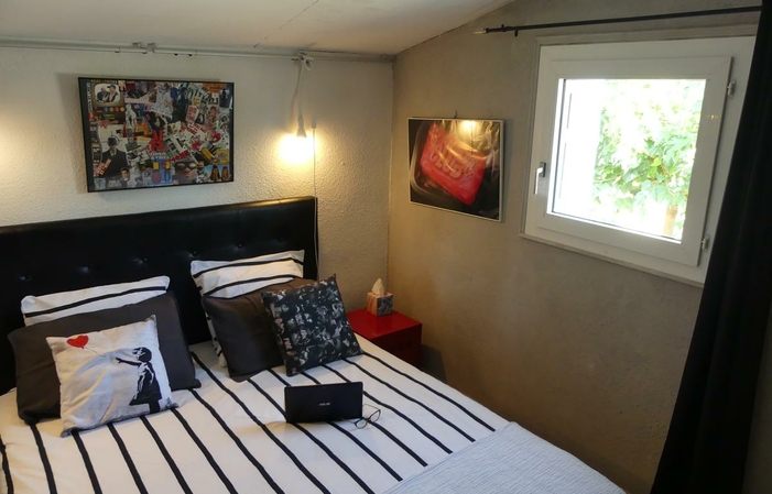 Room 7th Art, Villa Aigues Vives €85.00