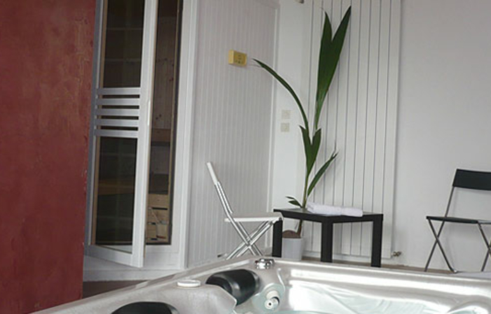 Charming bed and breakfast in Cotignac - Private jacuzzi option and breakfast €190.00