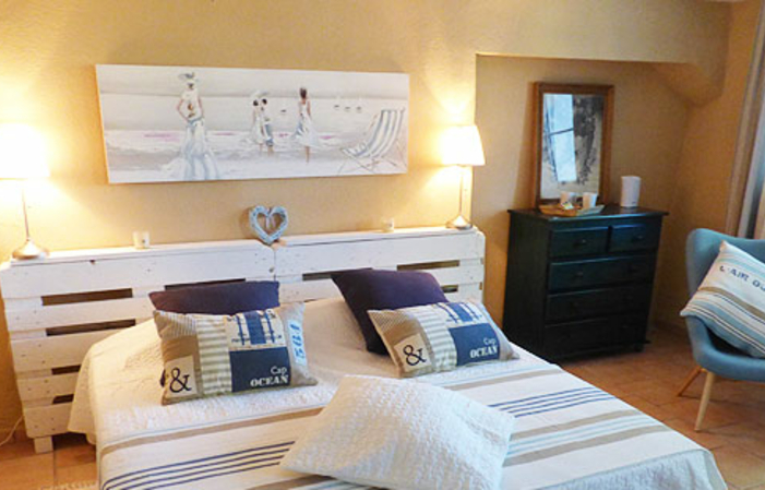 Charming bed and breakfast in Cotignac - Private jacuzzi option and breakfast €190.00