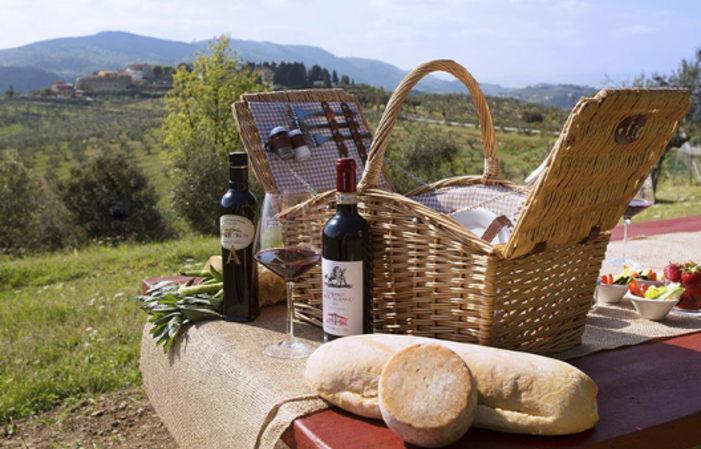 PICNIC WITH PRIVATE WINE TASTING €59.00