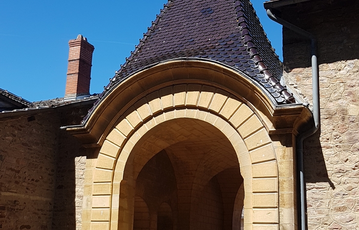 Tasting and visiting the Château de Juliénas €8.00