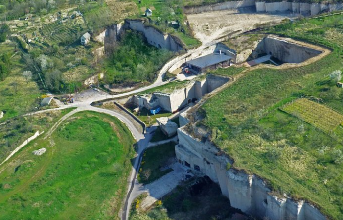 Visit To the Bolyki Pinceszet Estate €1.00