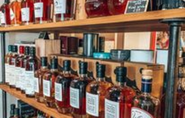 Visit and tastings of the distillery of Le Whisky des Français €1.00