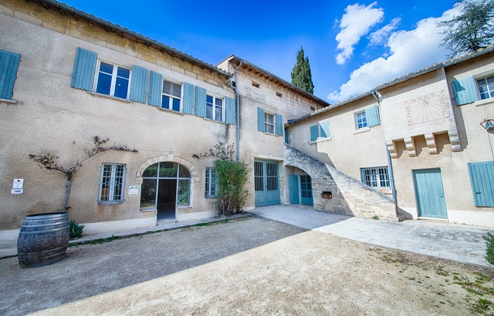 Apéro' vine at Château Mourgues du Grès €17.00