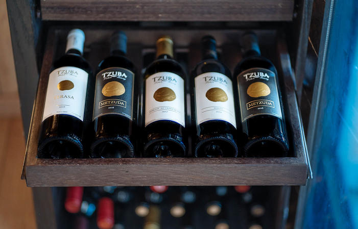 Visit and tasting Tzuba estate winery €12.80