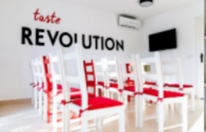 Visit Of Revolution Winez €1.00