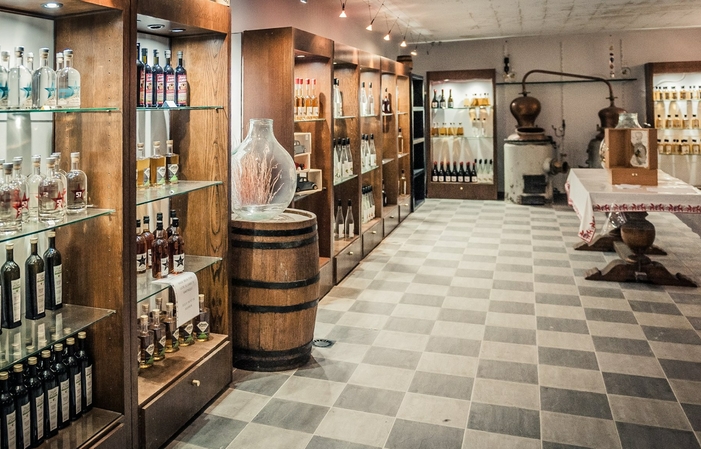 Visit and tastings of the Castor Distillery €1.00