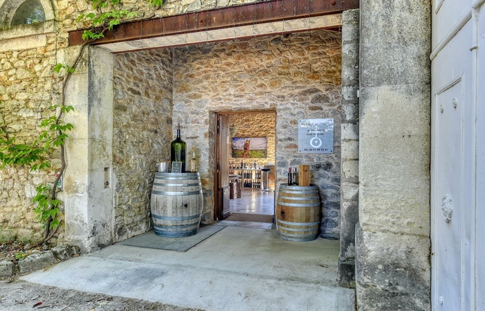 Visit and tastings at domaine Enclos de la Croix €46.00