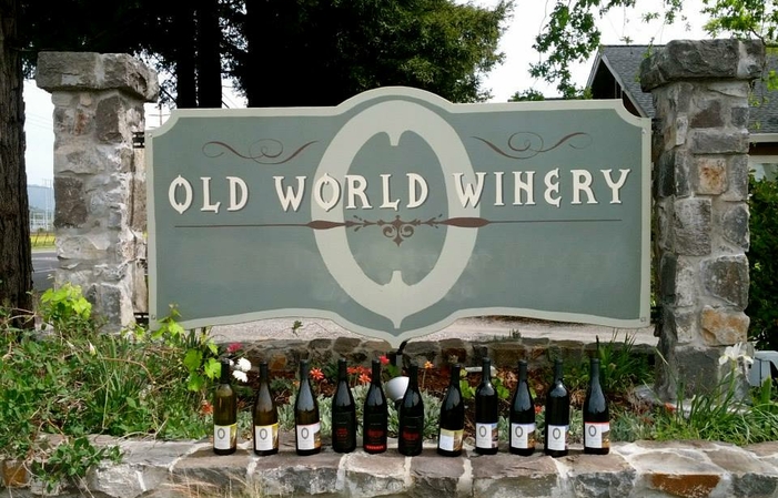 Visit and tastings of the Old World winery estate €1.00